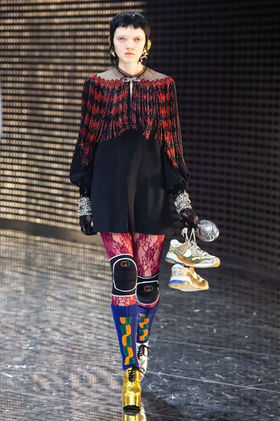 Look 14